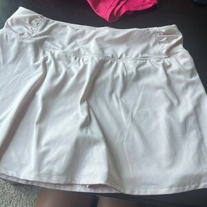 Layer 8 tan white/slash tan skirt with built in shorts